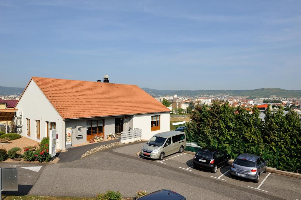 Готель Campanile Clermont Ferrand - Le Brezet Екстер'єр фото